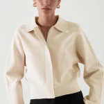 How to dress to look professional in a hybrid work environment