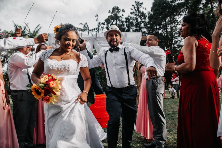 Destination Wedding Guest Outfits: Climate-Specific Picks for 2026