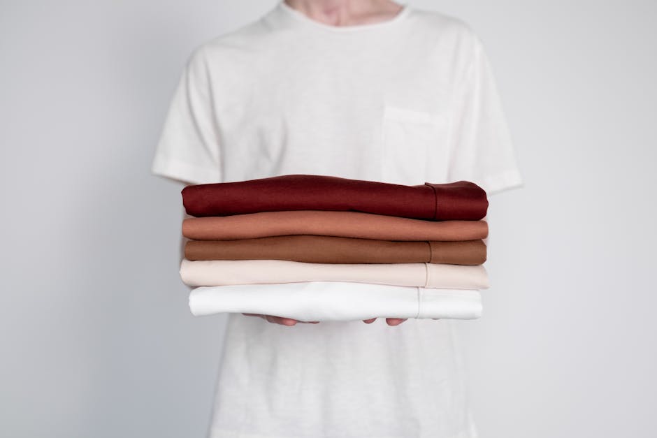Everlane vs. Uniqlo Basic Tees: Which One Belongs in Your Capsule?