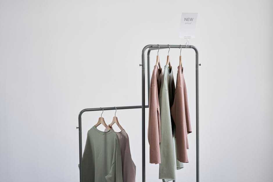 Everlane vs. Uniqlo Basic Tees: Which One Belongs in Your Capsule?
